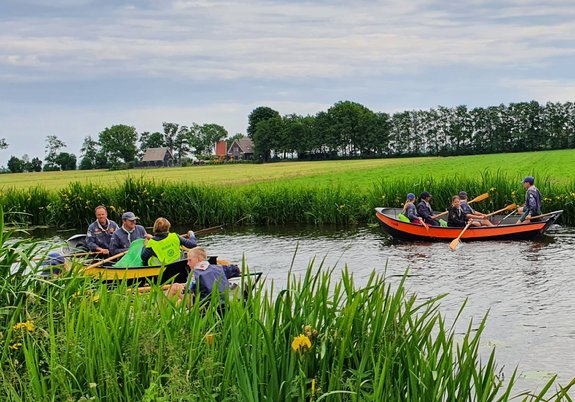 Afbeelding met gras, buiten, lucht, water

Automatisch gegenereerde beschrijving