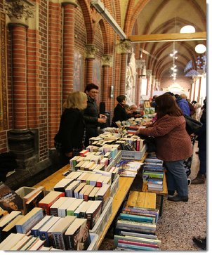 C:\Users\Frassennb\OneDrive\Website Rotary\Foto's Rotary\Boekenmarkt 2016\Boekenmarkt 2016-11.jpg