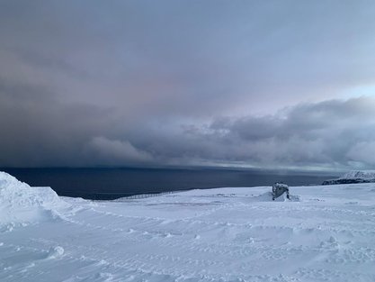 Afbeelding met wolk, natuur, buitenshuis, sneeuw

Automatisch gegenereerde beschrijving