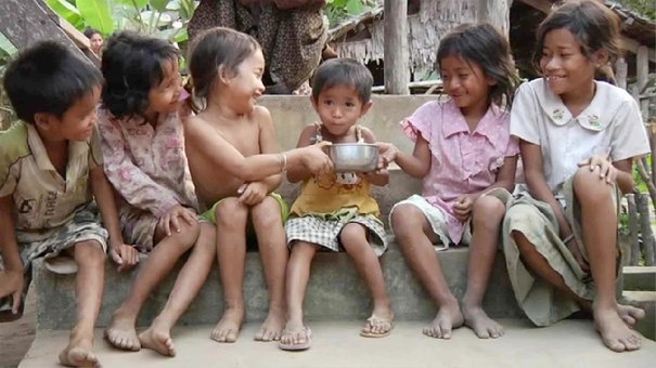 children sharing clean filtered water