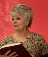 Afbeelding met Menselijk gezicht, persoon, kleding, boek

Door AI gegenereerde inhoud is mogelijk onjuist.