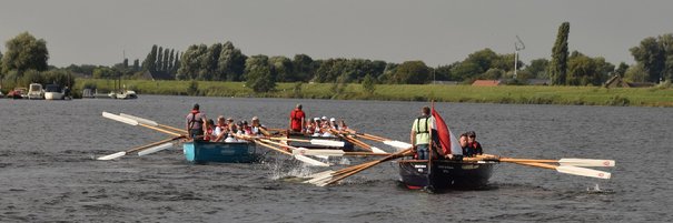 Afbeelding met buiten, lucht, boot, water

Automatisch gegenereerde beschrijving