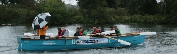 Afbeelding met boom, buiten, water, boot

Automatisch gegenereerde beschrijving