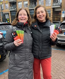 Afbeelding met kleding, auto, voertuig, Landvoertuig

Door AI gegenereerde inhoud is mogelijk onjuist.