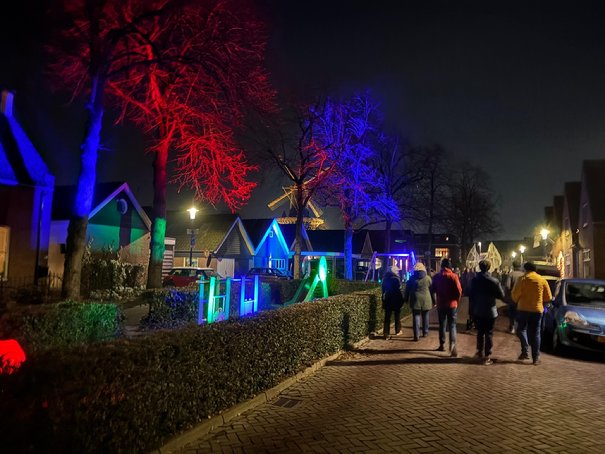 Afbeelding met buitenshuis, boom, hemel, gebouw

Door AI gegenereerde inhoud is mogelijk onjuist.