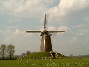 De Bronkhorster Molen